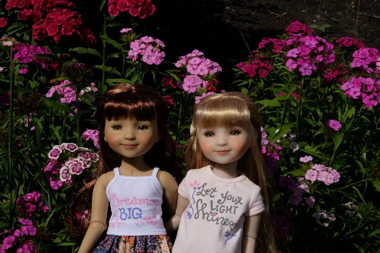 Прогулки с Сарой и Беллой RubiRed Galleria/Effner