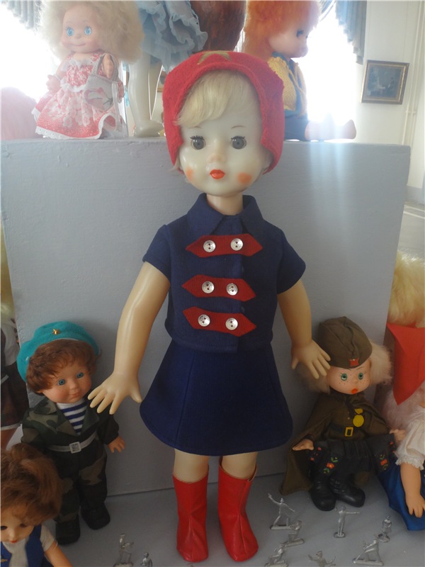 Выставка " Лабиринты кукольной жизни"