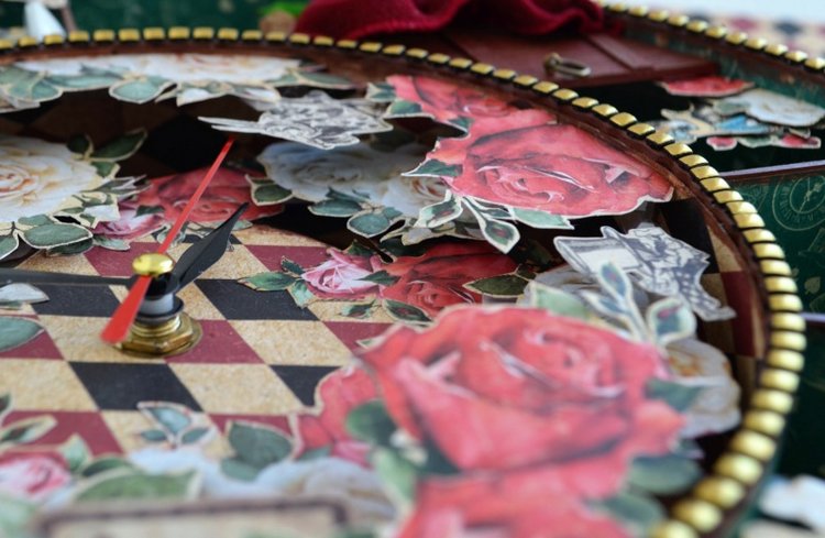 Часы "Моя Алиса" с миниатюрой