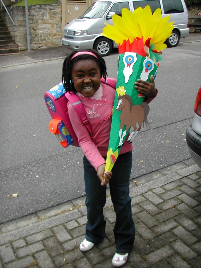 Что такое Schultüte? И с чем его едят