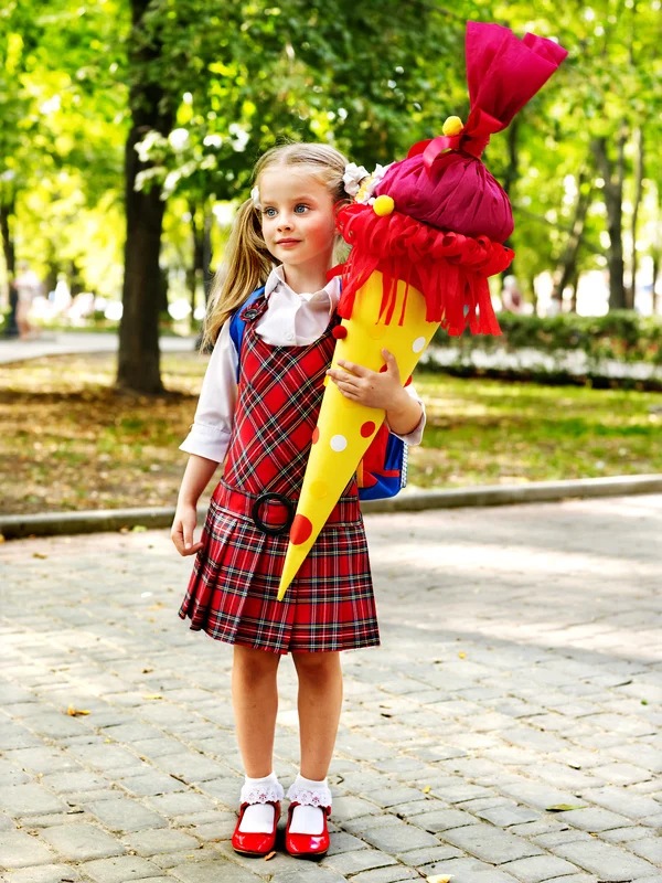 Что такое Schultüte? И с чем его едят