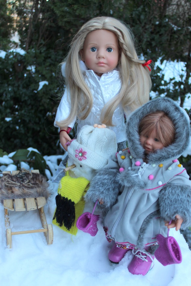 Снежные забавы Кети и Рози. Провожаем зиму