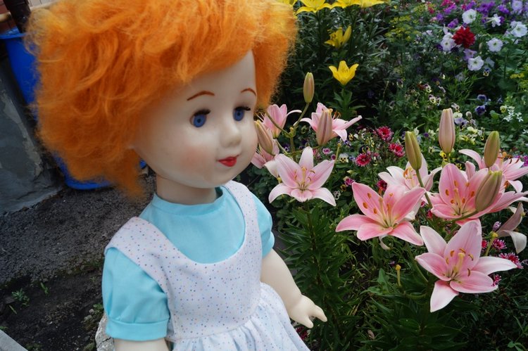 На день рождения Василисы я подарила новое платье