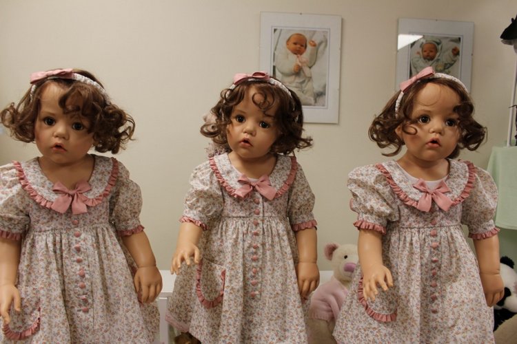 Рождественская встреча в магазине/клубе коллекционных кукол