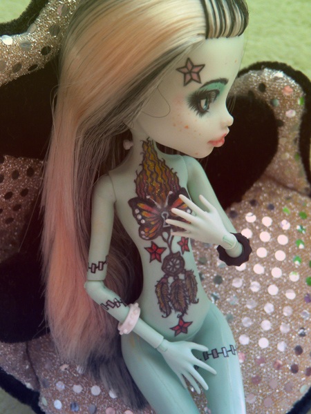 Загадочная мертвая девушка