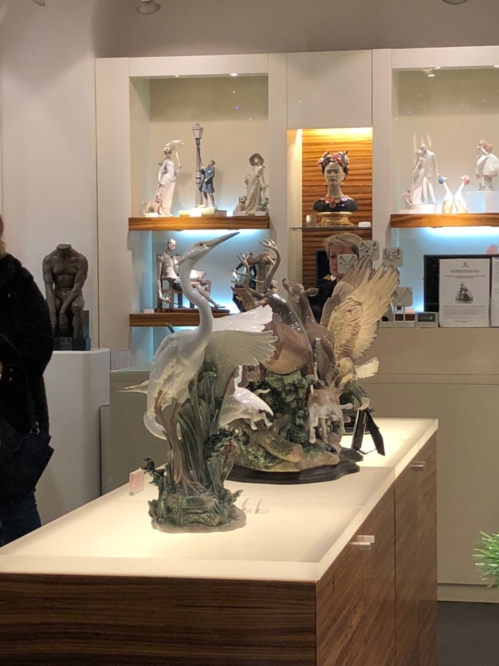 Москва предновогодняя... выставка новогодних елок в ГУМе - очень красиво