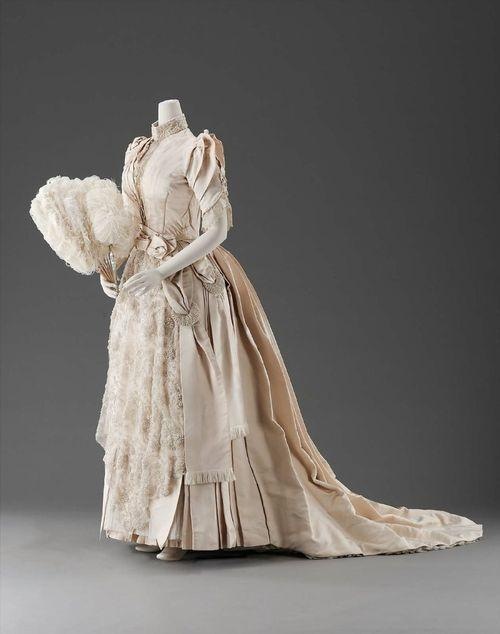 Свадебные платья прошлых эпох