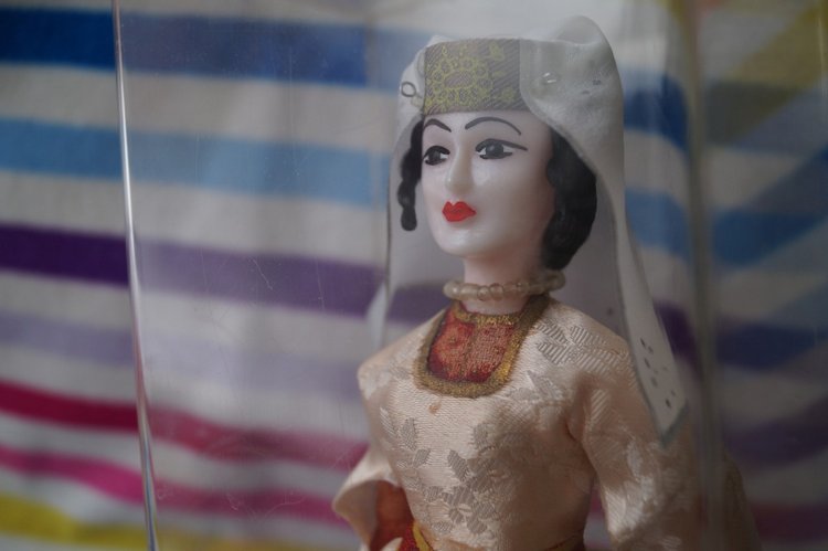 Помните, в детстве были такие игрушки, которые стояли в серванте и на них можно было только смотреть