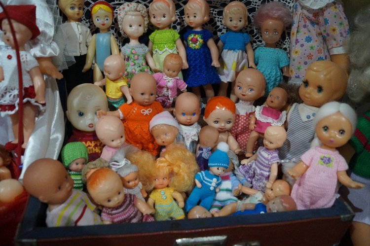 Третья июльская выписка. Вылечила восемь кукол СССР! И всем сшила наряды - за неделю