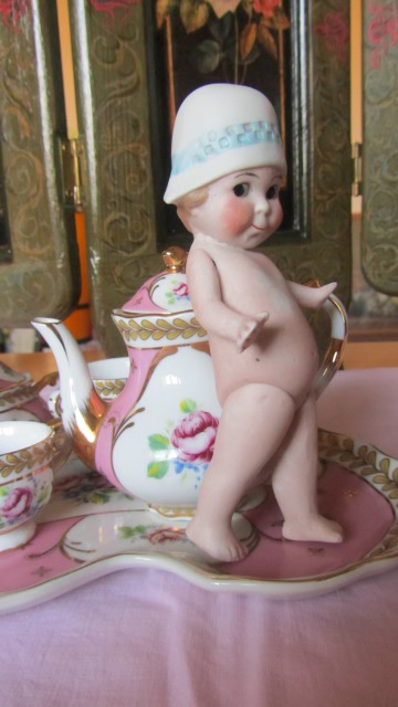 Крошка с ладошку. Осторожно! фото НЮД: 18+ - много, 6+ - в самый раз (фото 6)