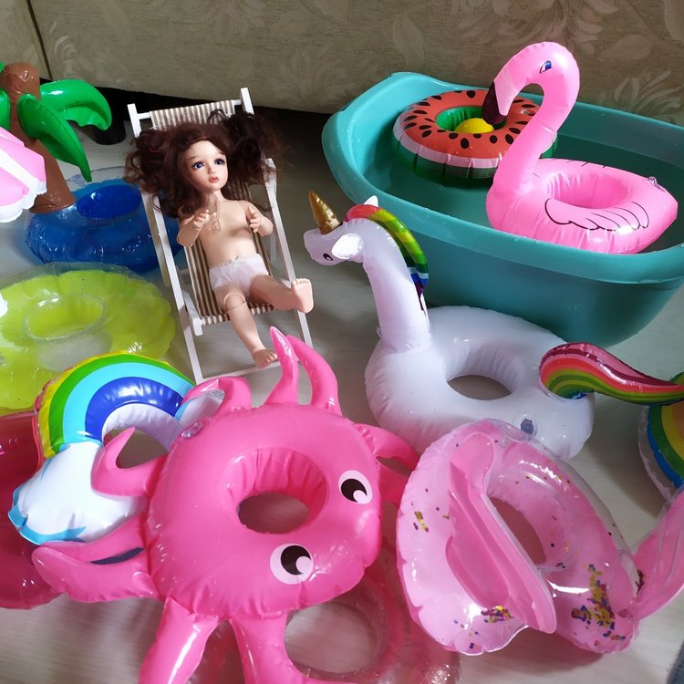 Как мы догоняли лето или примерка кругов для бассейна моей Боночкой