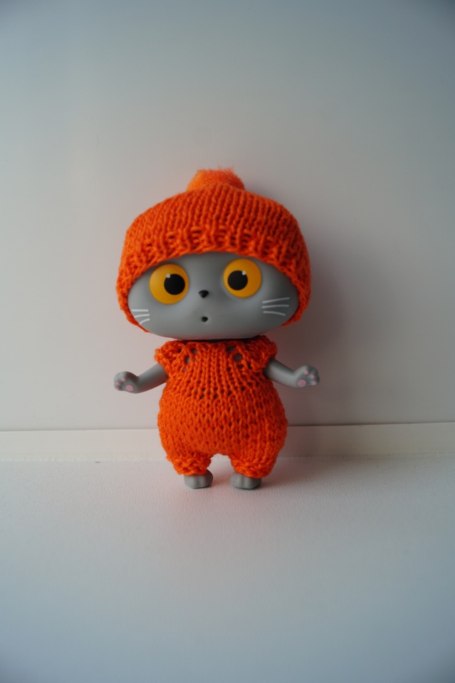 Связала милые одежки для мини Басика и Лили