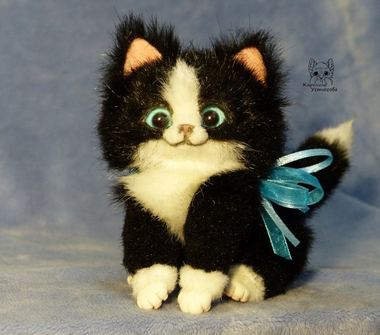 Кошечка Мякушка — Игрушки в смешанной технике (мех и глина): Арт