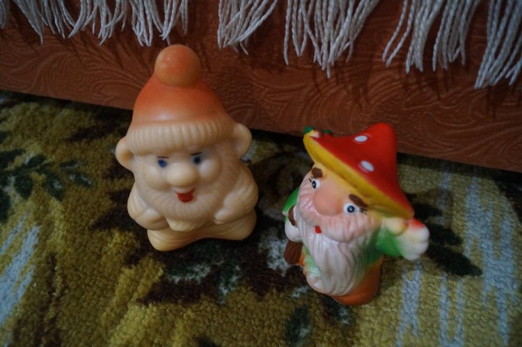 Четвёртая выписка октября. Лечим глазки советской кукле. Мишутка из 90-х стал как новенький! Четыре Барби обрели головы