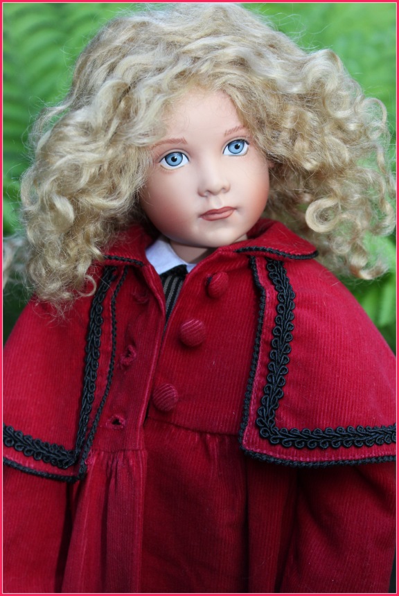 Sonja гуляет в саду. Коллекционная кукла от Helen Kish