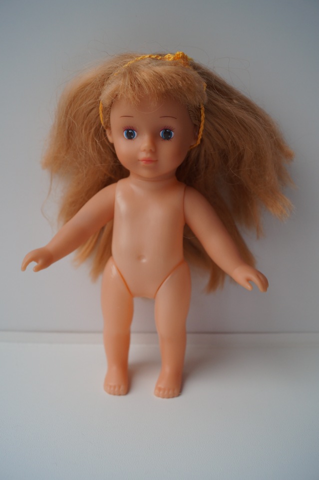 Первая выписка ноября. Починка шейного крепления у Братц, утерянная кисть восстановлена, как привести в порядок фабричную