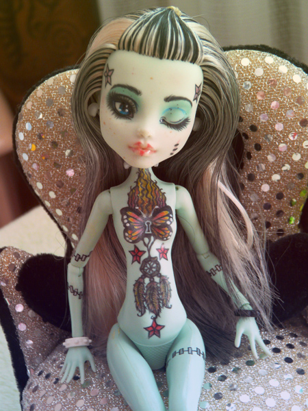 Загадочная мертвая девушка (фото 7)