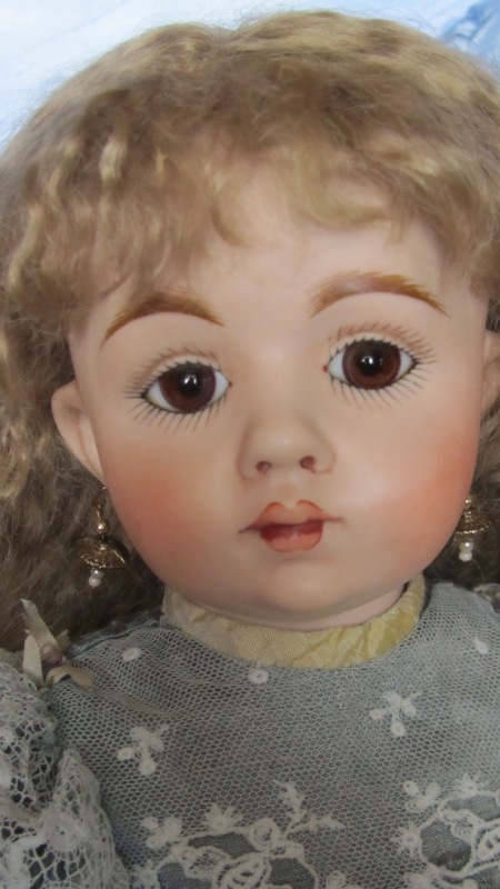 Новенькая приехала или авторская реплика Marque