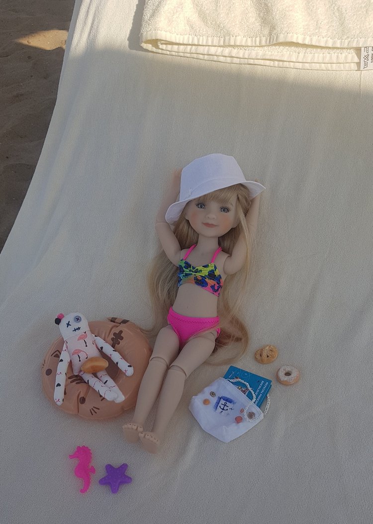 Инес на море — Куклы Ruby Red (Руби Ред) Fashion Friends: Siblies