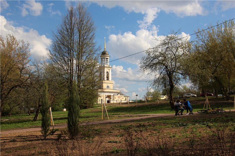 Один раз в год сады цветут