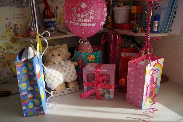 Агаша шьёт для Блайз + обзор подарков от друзей