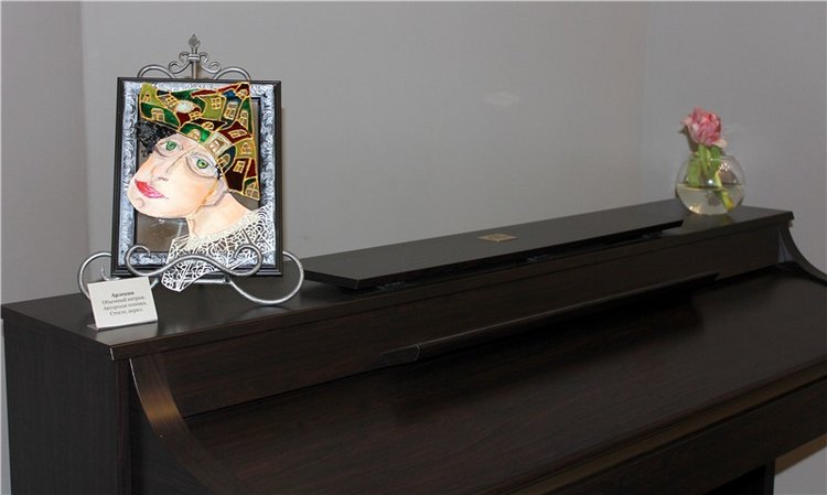 Выставка "Стекляндия" Елены Буровой в Твери