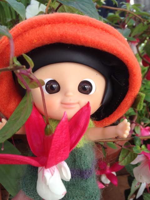 Яркие весенние краски и позитивный Mui-chan