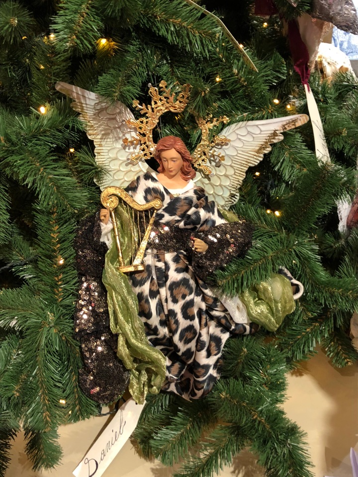 Москва предновогодняя... выставка новогодних елок в ГУМе - очень красиво