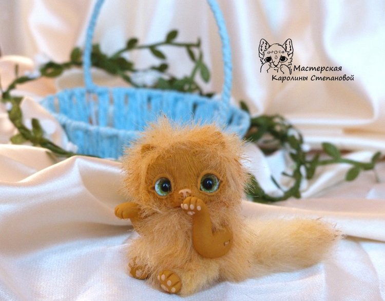 Котенок Персик 5.5 см — Игрушки в смешанной технике (мех и глина): Арт (фото 3)