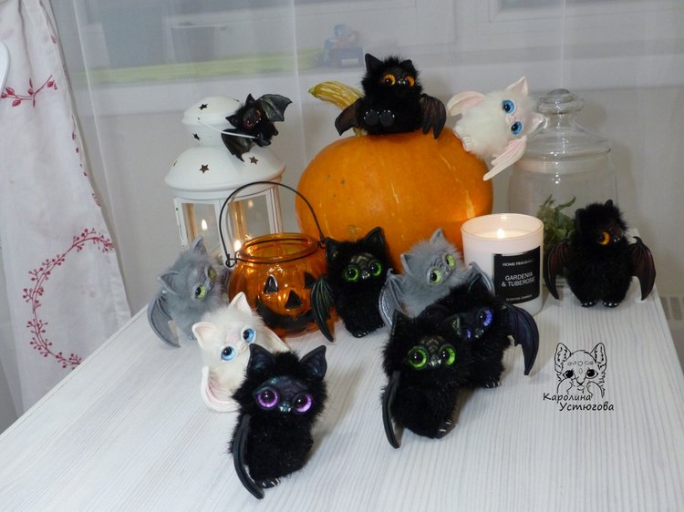 Много летучих мышей... Буууу Halloween