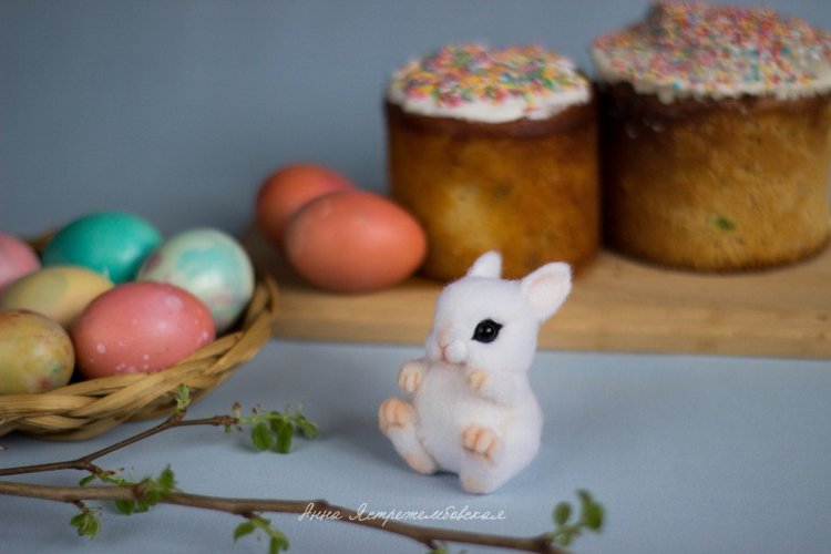 Пасхальный зайка — Валяные игрушки из шерсти: сухое валяние (фото 6)