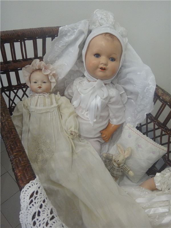 Выставка " Лабиринты кукольной жизни"