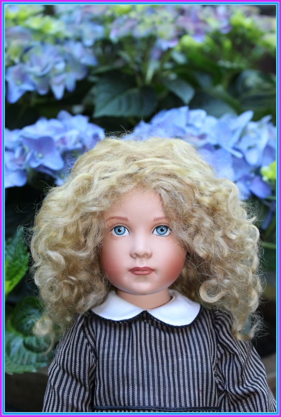 Sonja гуляет в саду. Коллекционная кукла от Helen Kish