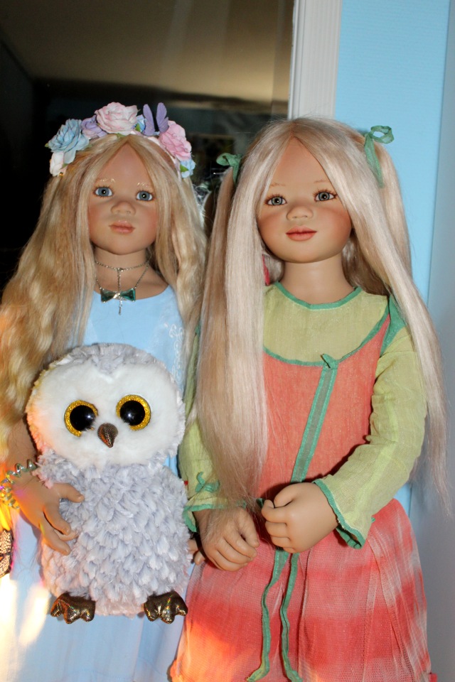 Две блистательные блондиночки, Нандини и Сарай