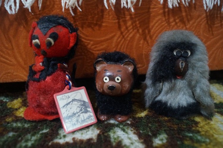 Четвёртая выписка октября. Лечим глазки советской кукле. Мишутка из 90-х стал как новенький! Четыре Барби обрели головы