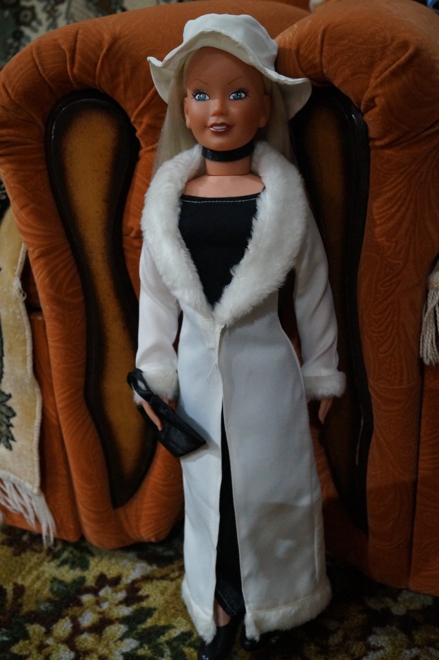 Первая выписка ноября. Починка шейного крепления у Братц, утерянная кисть восстановлена, как привести в порядок фабричную