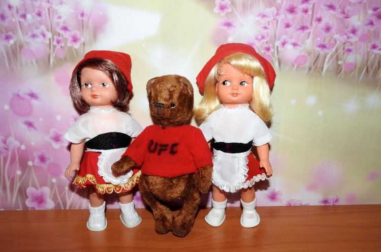 Авторский мишутка и куколки ГДР