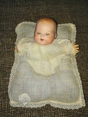 Антикварные младенцы. "Младенец на подушке" (фото 3)