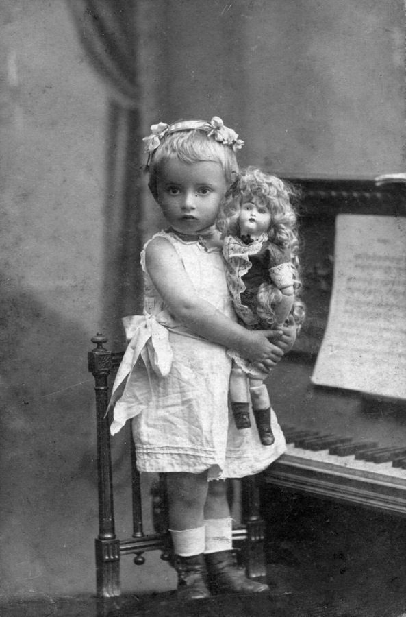 Мгновения жизни застывшие в фото или девочки другой эпохи (фото 5)