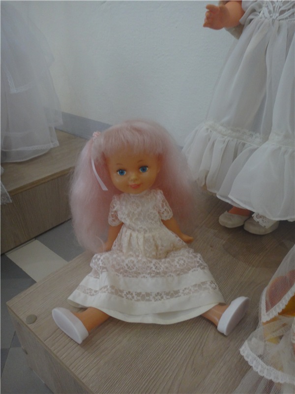 Выставка " Лабиринты кукольной жизни"