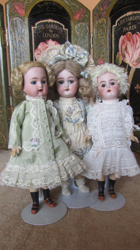 Новое платье для старой куклы (фото 7)