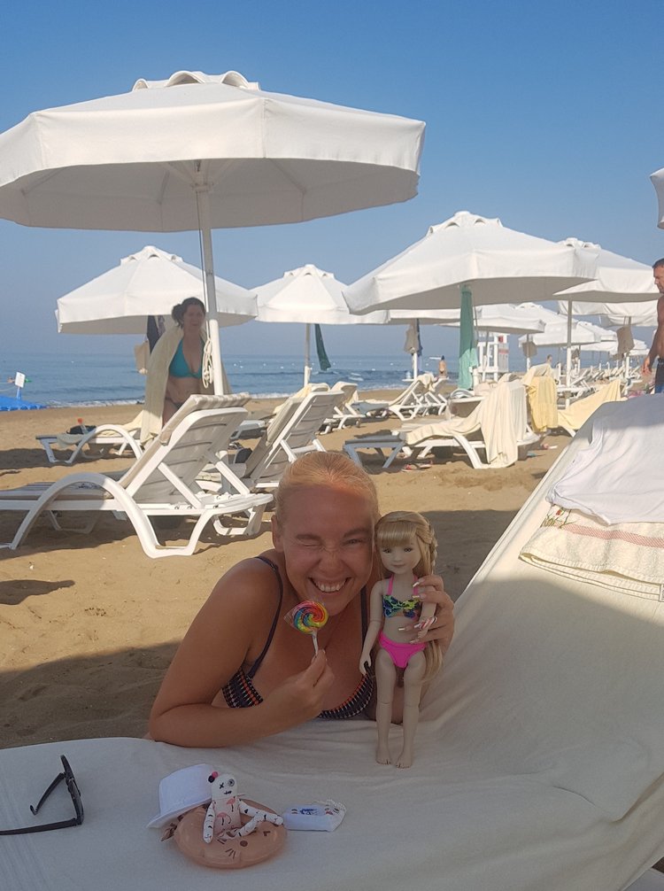 Инес на море — Куклы Ruby Red (Руби Ред) Fashion Friends: Siblies