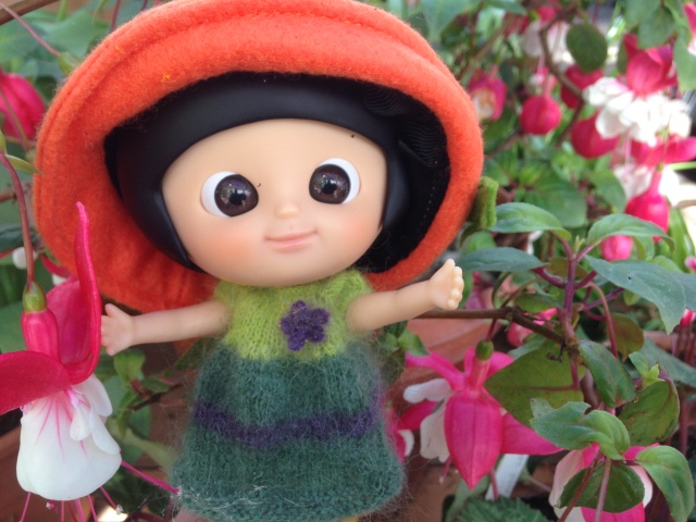 Яркие весенние краски и позитивный Mui-chan