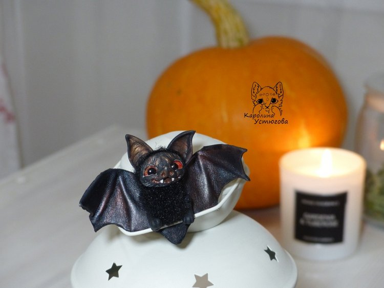 Миниатюрная летучая мышь — Игрушки в смешанной технике (мех и глина): Арт