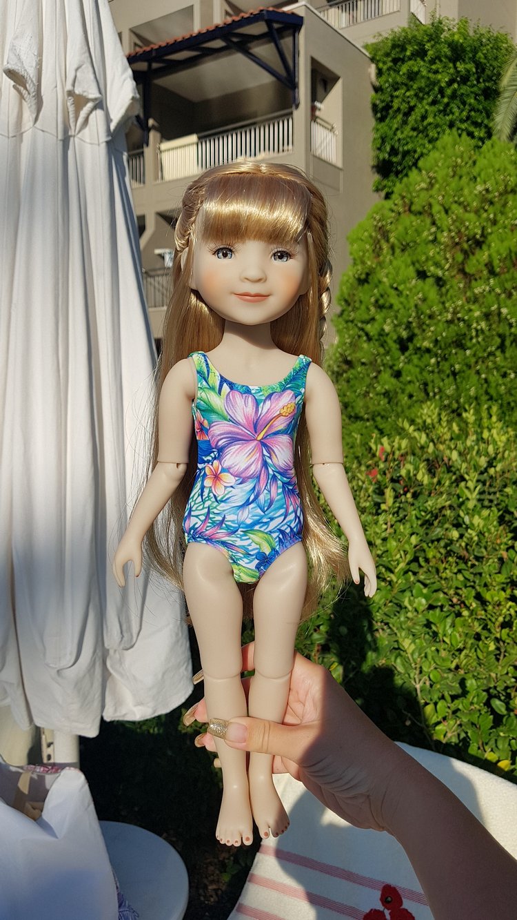 Инес на море — Куклы Ruby Red (Руби Ред) Fashion Friends: Siblies