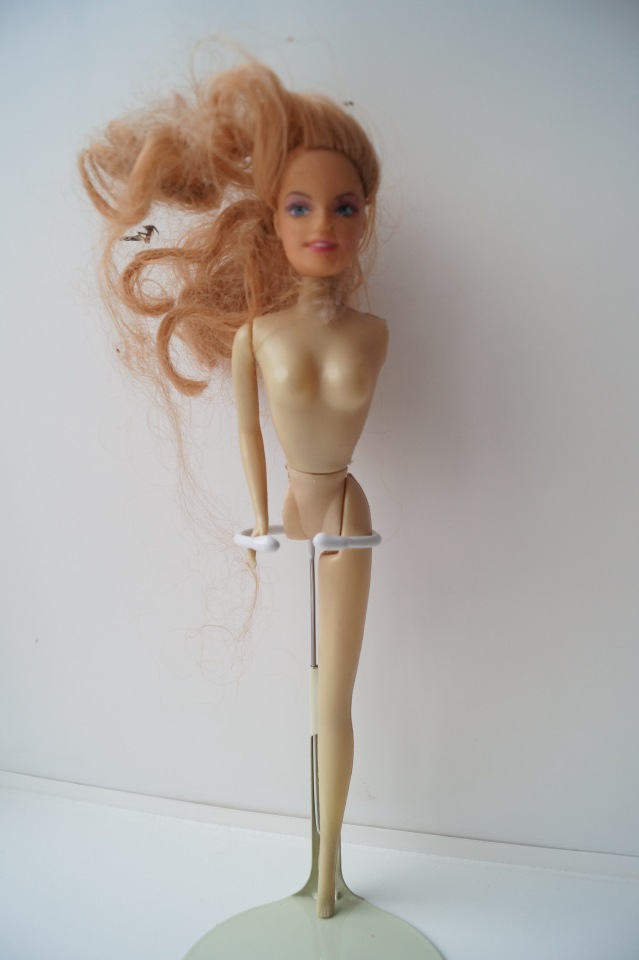 Вторая выписка декабря. Главная героиня нового года поправила своё здоровье. Лечим покусанные руки Барби, удаляем жир с