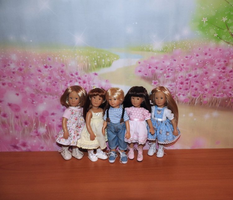 Куколки KIDZ'N'CATS mini и обувочка для них