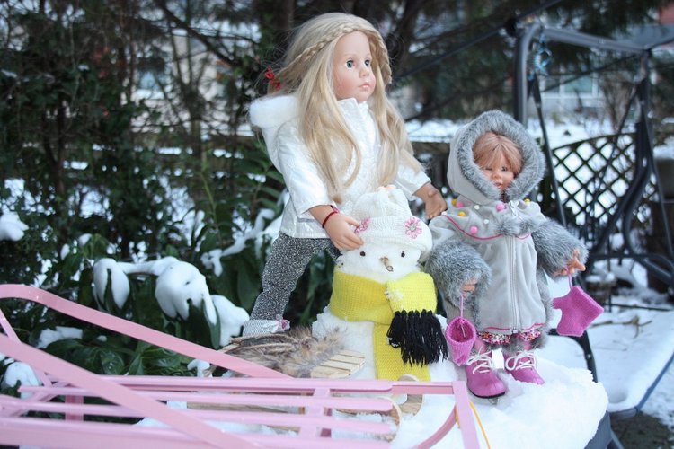 Снежные забавы Кети и Рози. Провожаем зиму