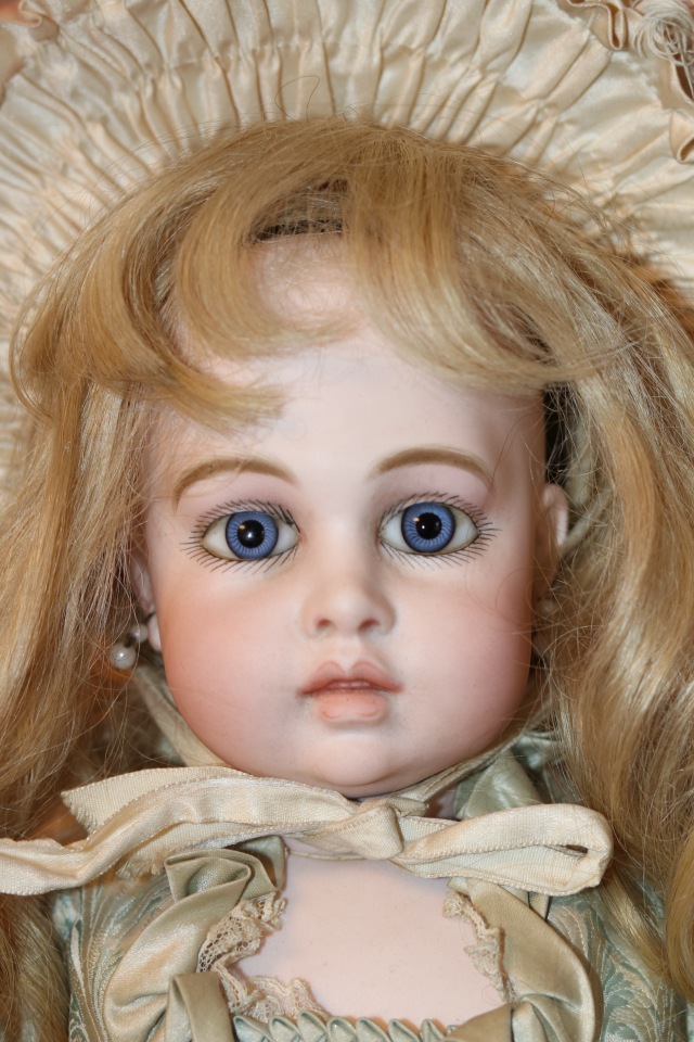 Антикварные куклы нашей мечты Bru Circle and Dot второе поколение