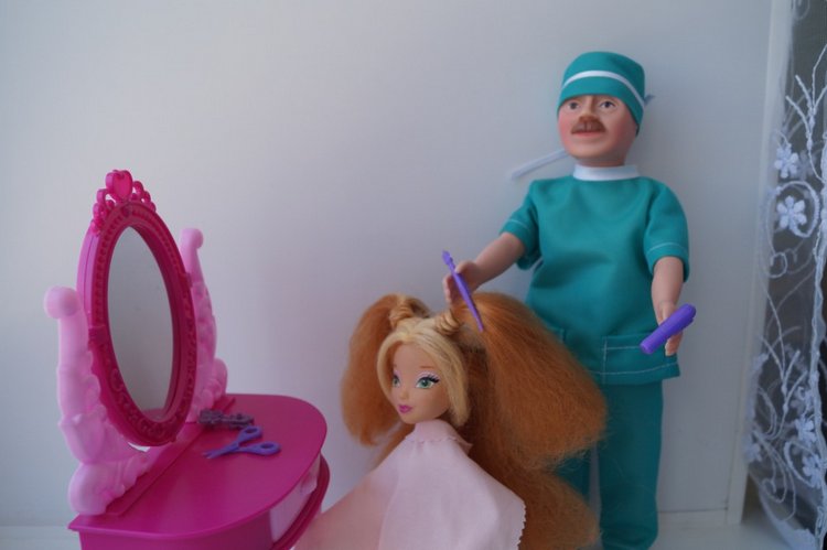 Первая выписка марта. Чебурашка здоров, Братц из серии Sea Stunnerz обрела сменные ножки